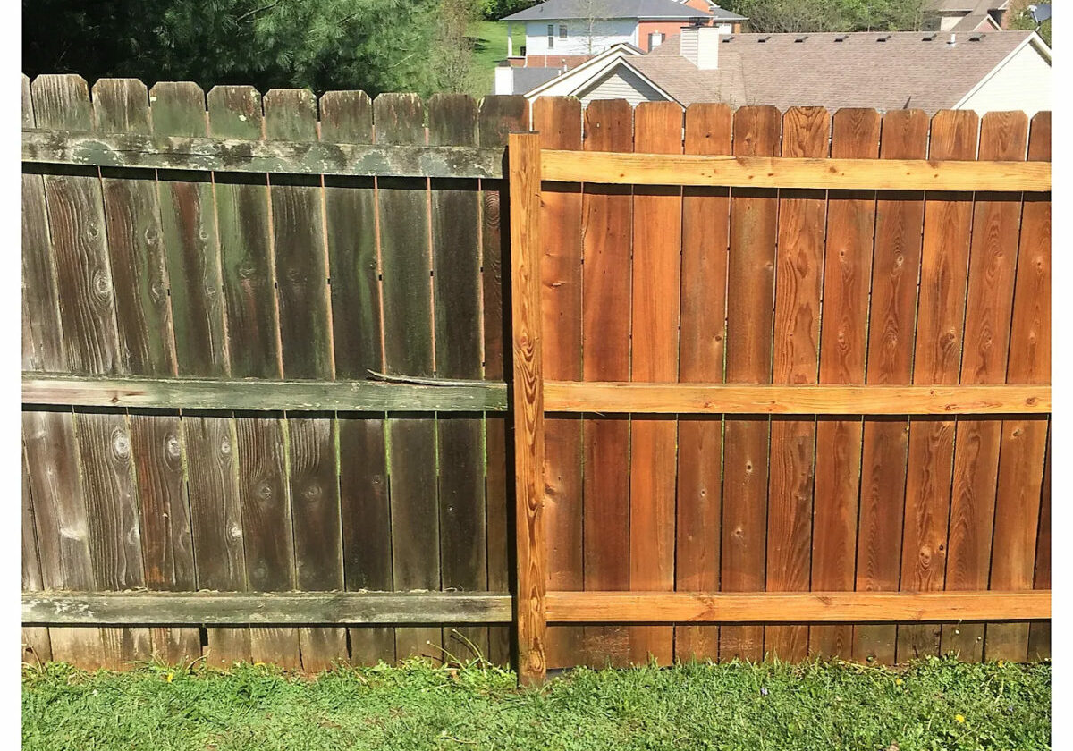 Fence cleaning service